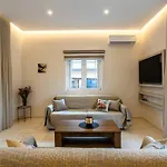 Downtown Cozy Retreat - Homely Vibes