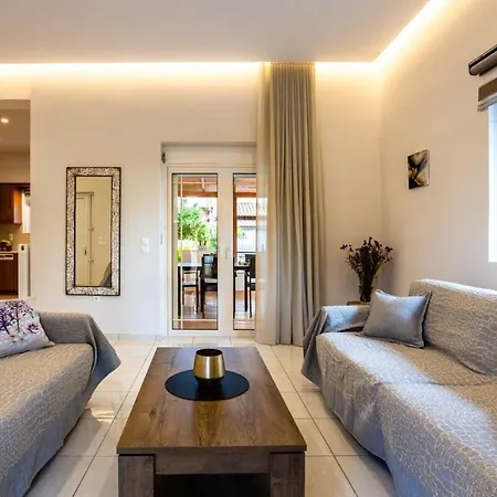 Downtown Cozy Retreat - Homely Vibes *