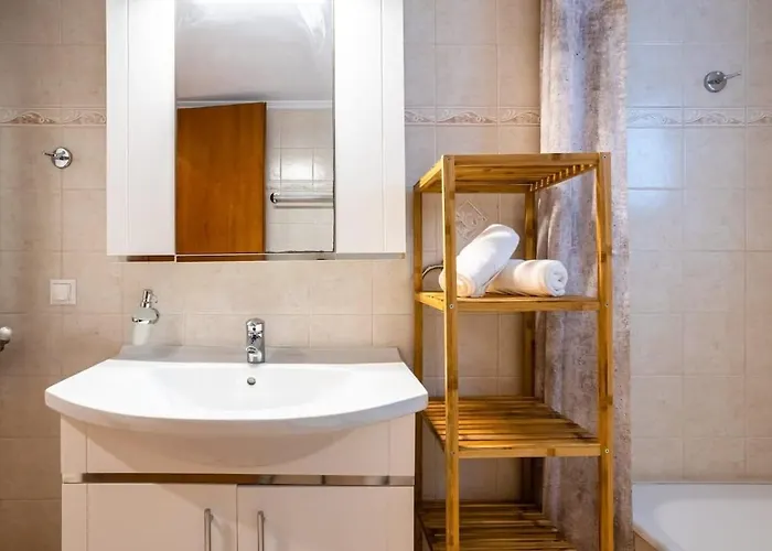 Downtown Cozy Retreat - Homely Vibes Holiday home