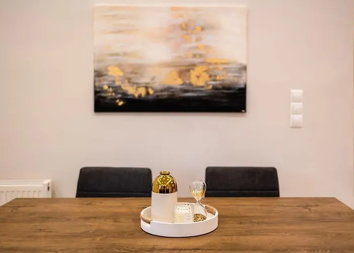 Downtown Cozy Retreat - Homely Vibes *