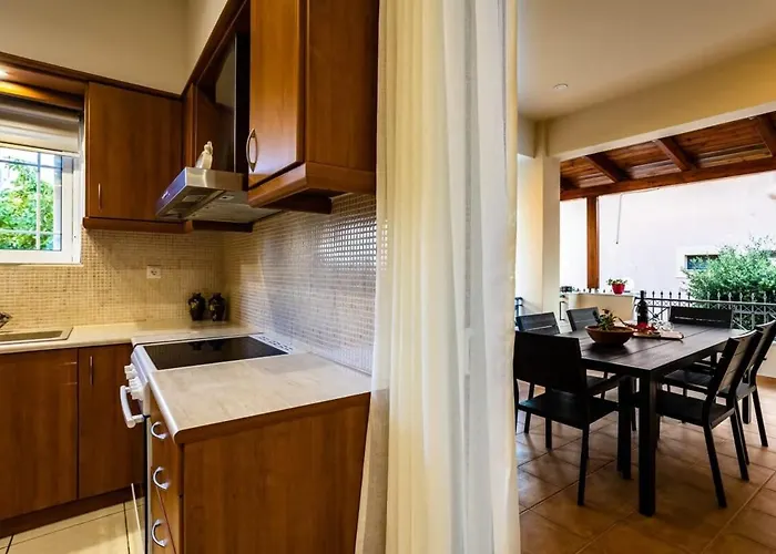 Downtown Cozy Retreat - Homely Vibes * Филиатра