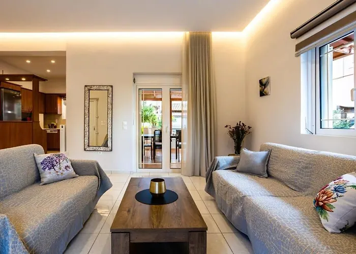 Downtown Cozy Retreat - Homely Vibes *